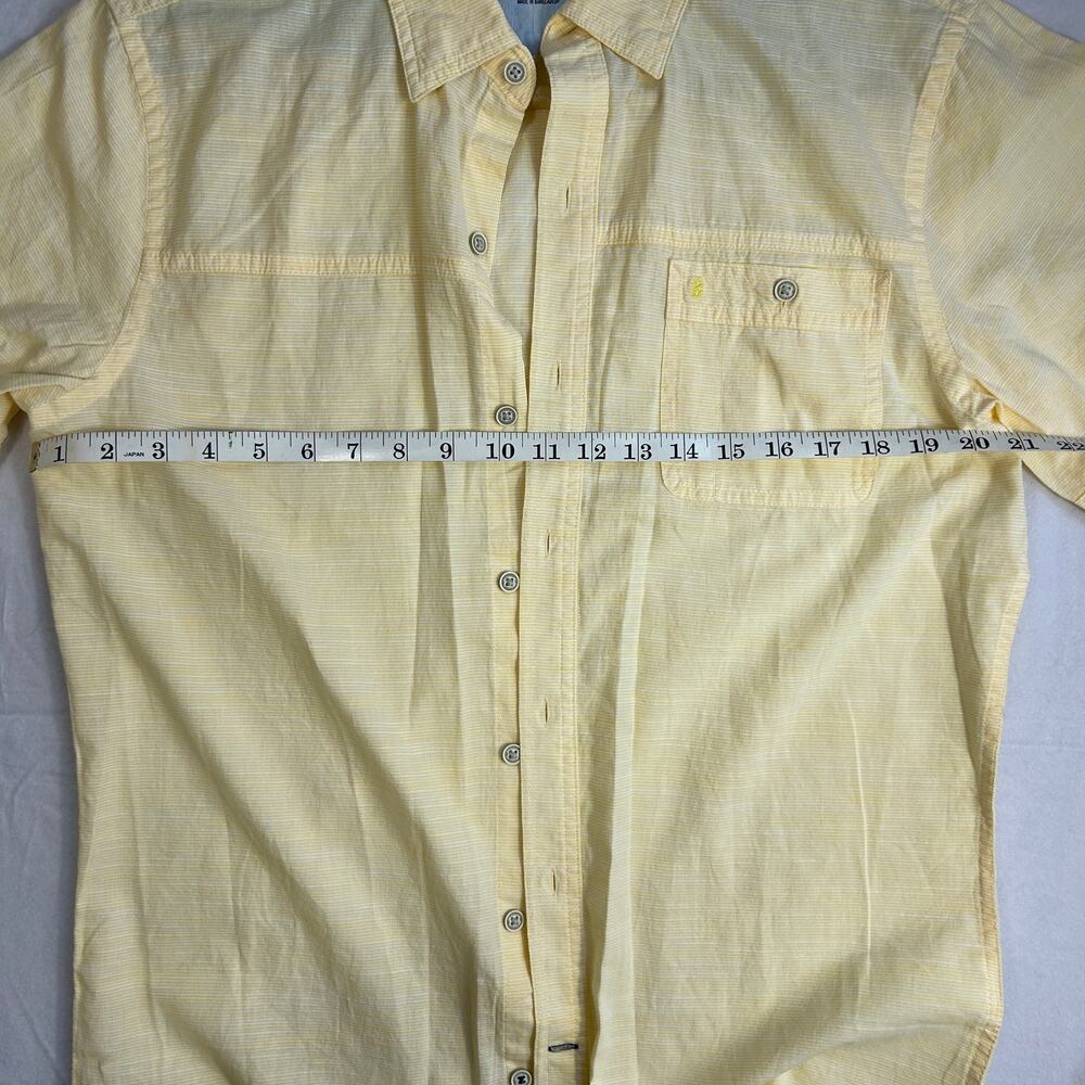 IZOD Saltwater Men’s Short Sleeve Button Down Shirt, Pastel Yellow, Size Medium - Picture 6 of 7